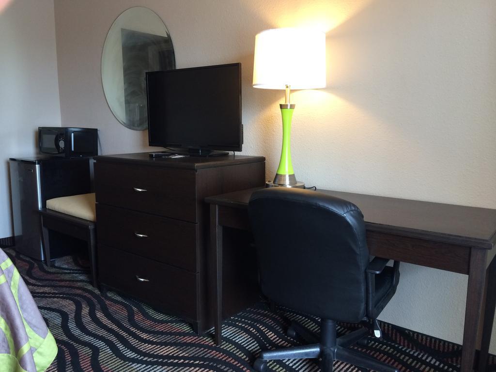 Super 8 By Wyndham Lakeland חדר תמונה